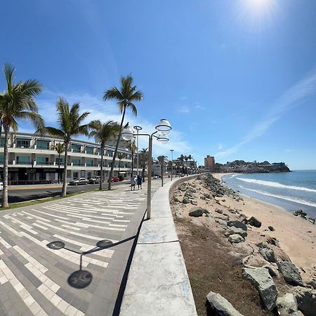 Hotel La Siesta Malecon Мазатлан Екстер'єр фото