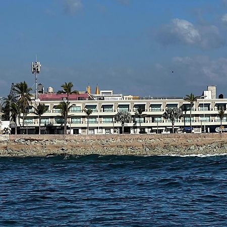 Hotel La Siesta Malecon Мазатлан Екстер'єр фото