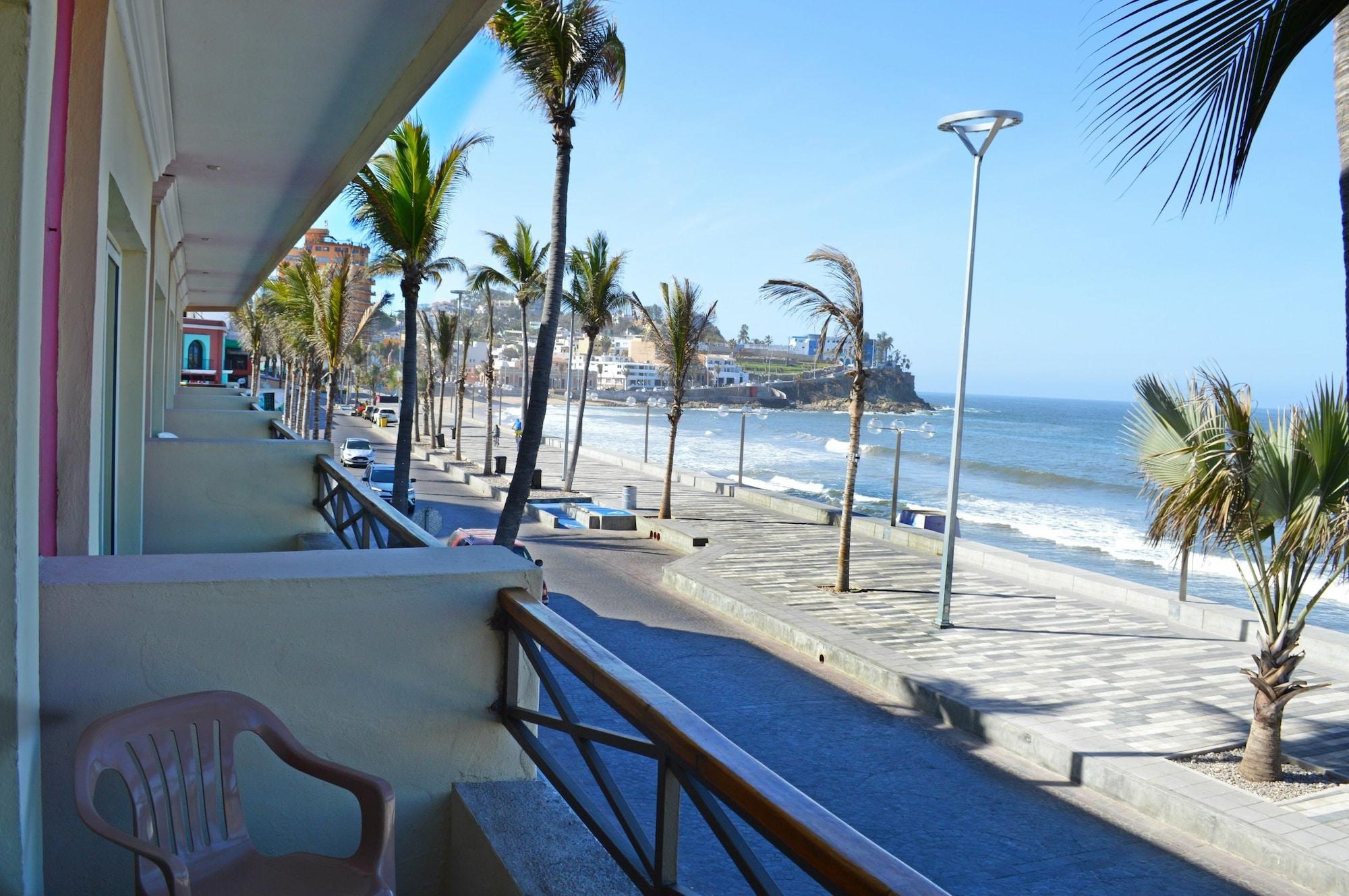 Hotel La Siesta Malecon Мазатлан Екстер'єр фото