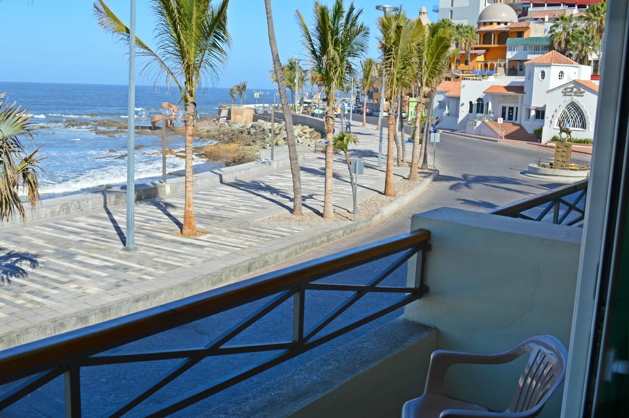 Hotel La Siesta Malecon Мазатлан Екстер'єр фото