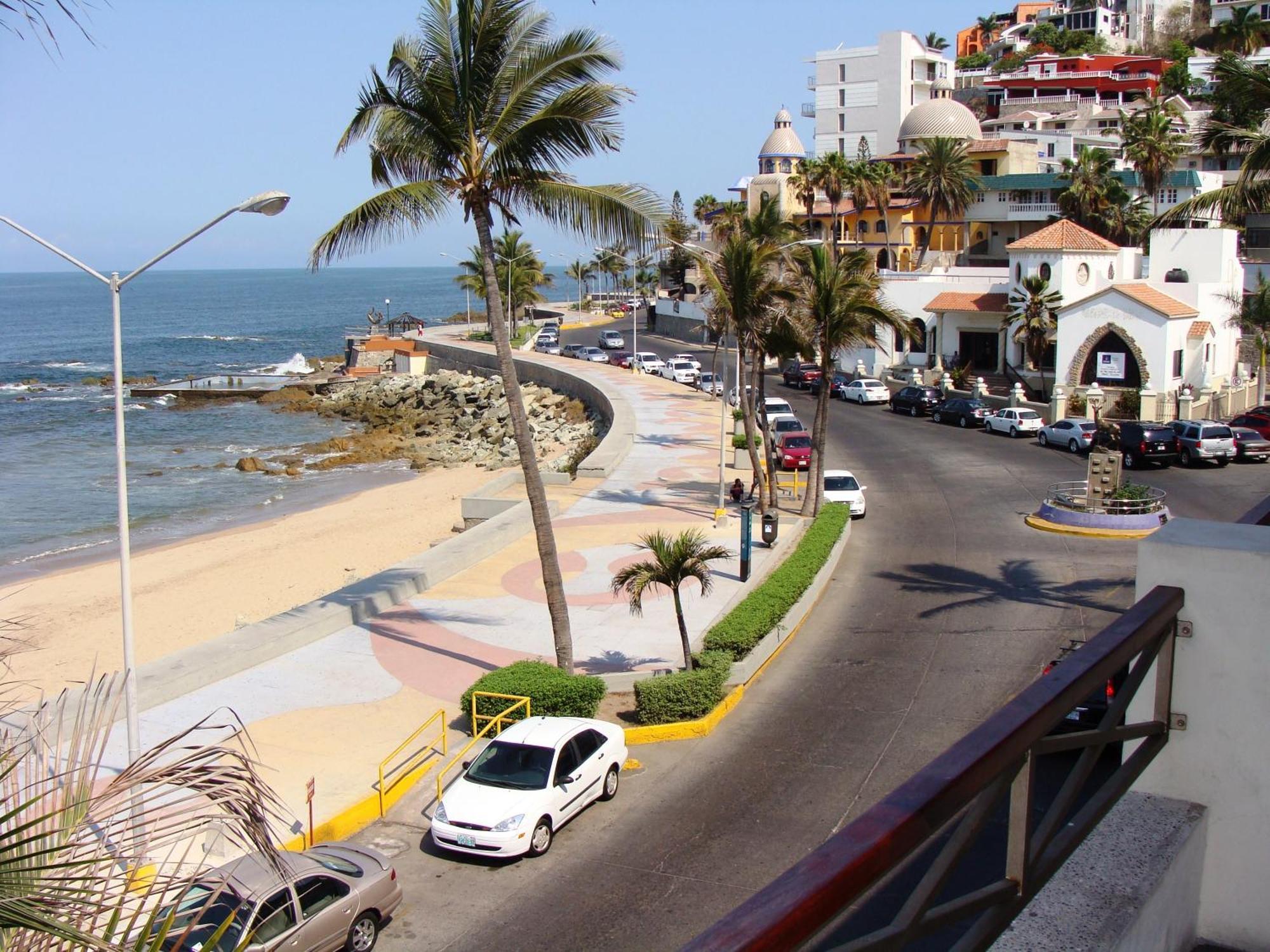 Hotel La Siesta Malecon Мазатлан Екстер'єр фото