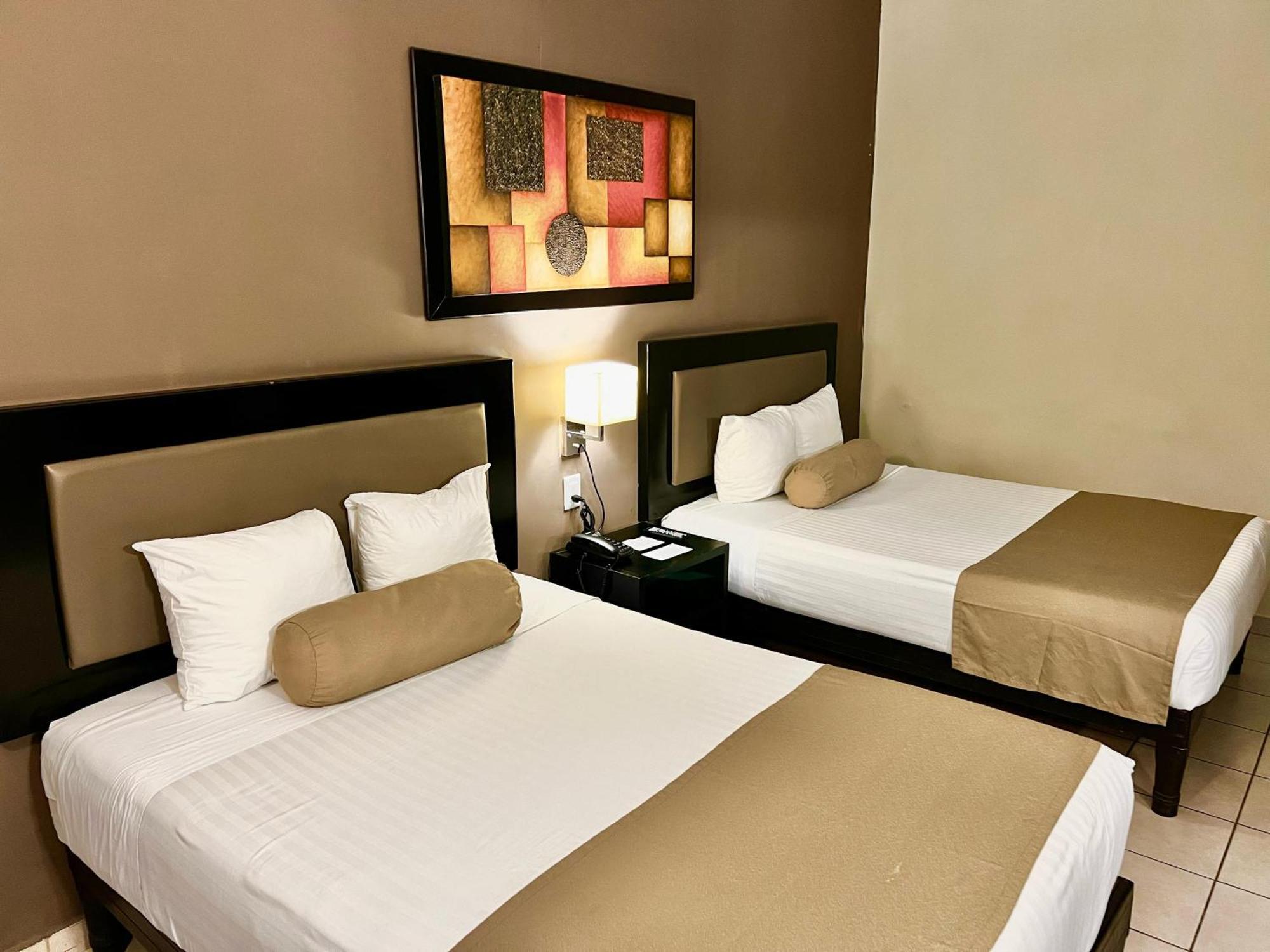 Hotel La Siesta Malecon Мазатлан Номер фото