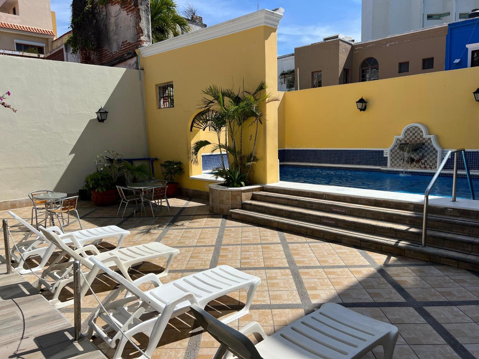 Hotel La Siesta Malecon Мазатлан Екстер'єр фото