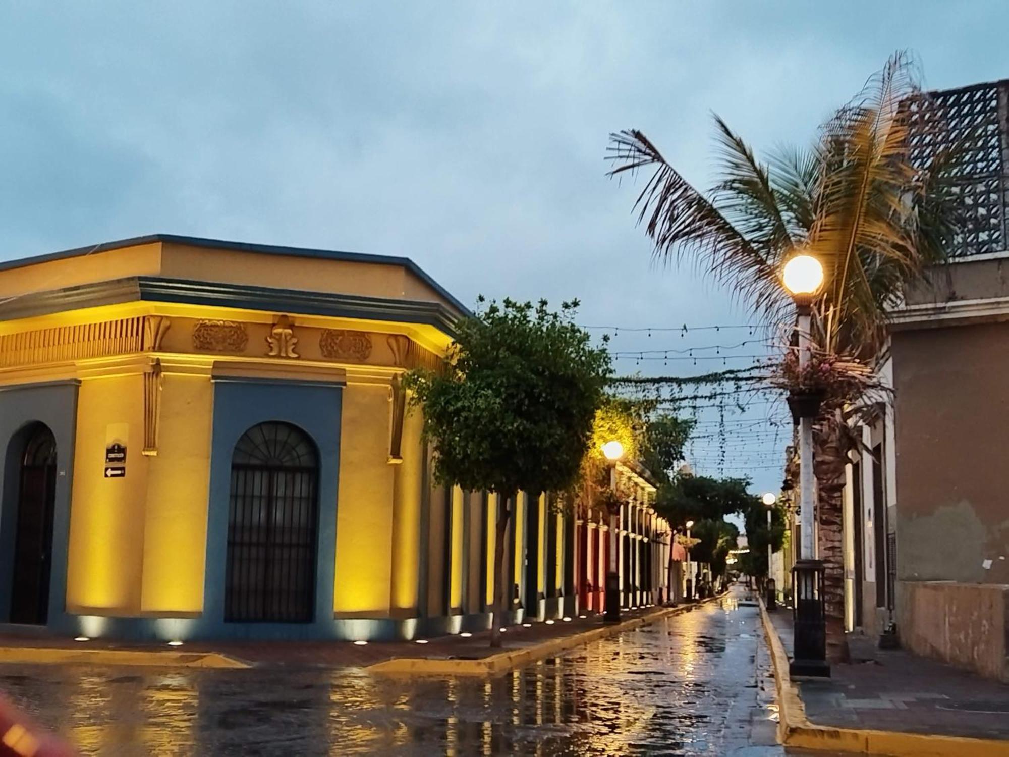 Hotel La Siesta Malecon Мазатлан Екстер'єр фото