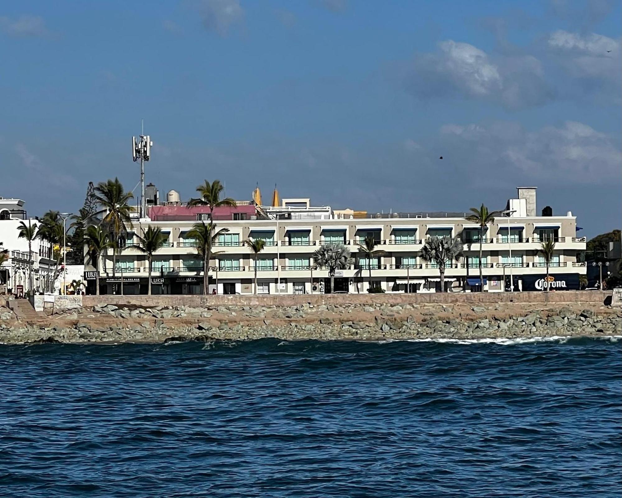 Hotel La Siesta Malecon Мазатлан Екстер'єр фото